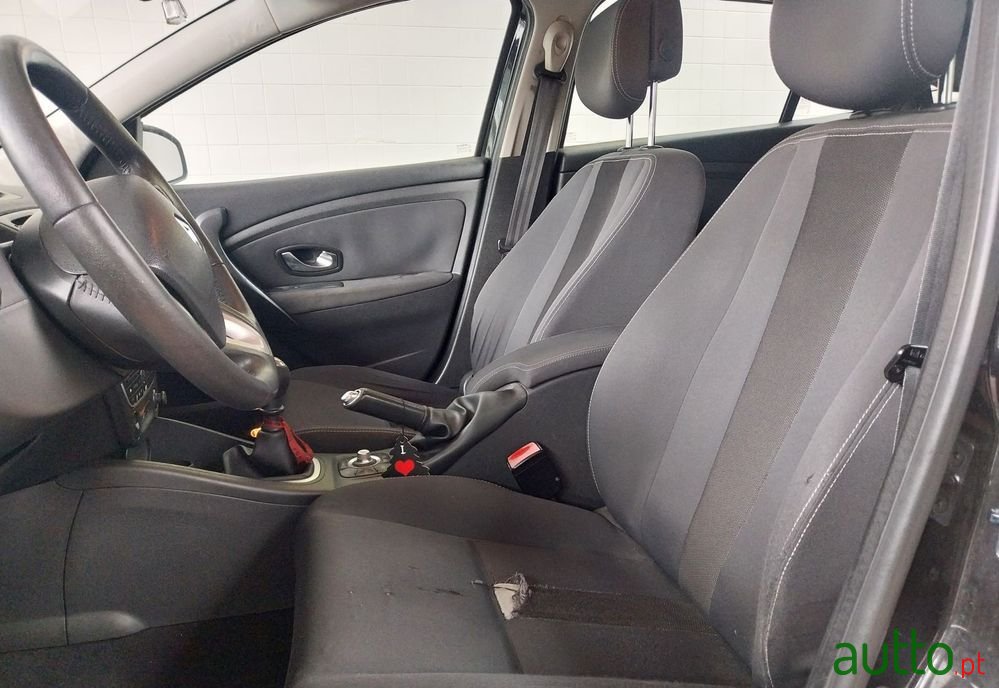 2010' Renault Mégane Sport Tourer photo #4