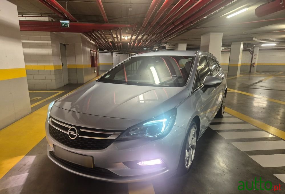 2017' Opel Astra Sports Tourer photo #5