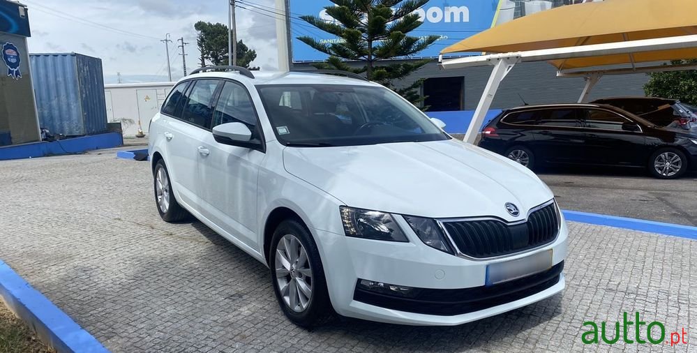 2019' Skoda Octavia Break photo #5