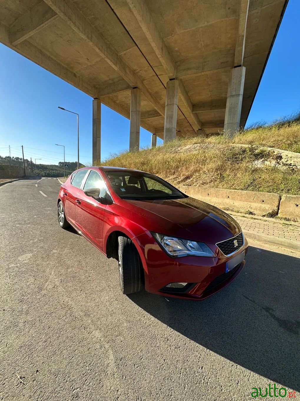 2015' SEAT Leon photo #2