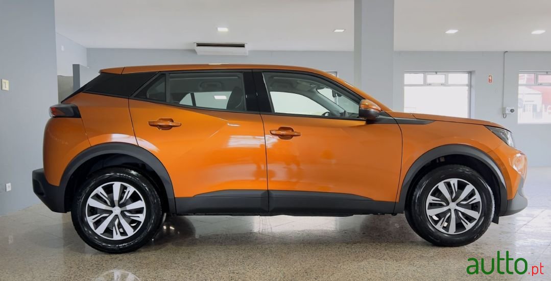 2020' Peugeot 2008 photo #3