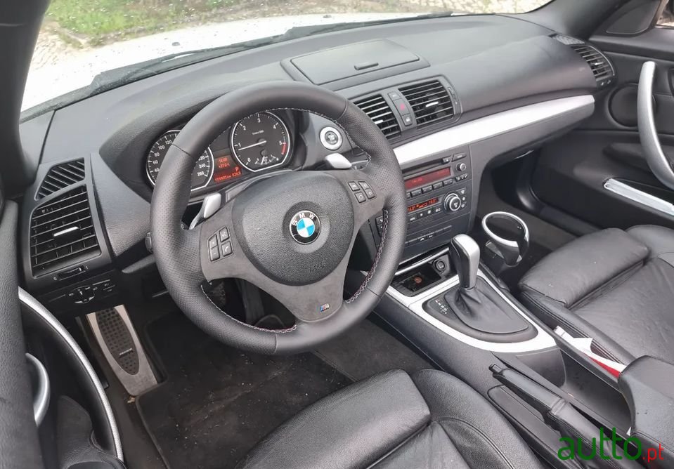 2009' BMW 123 photo #4