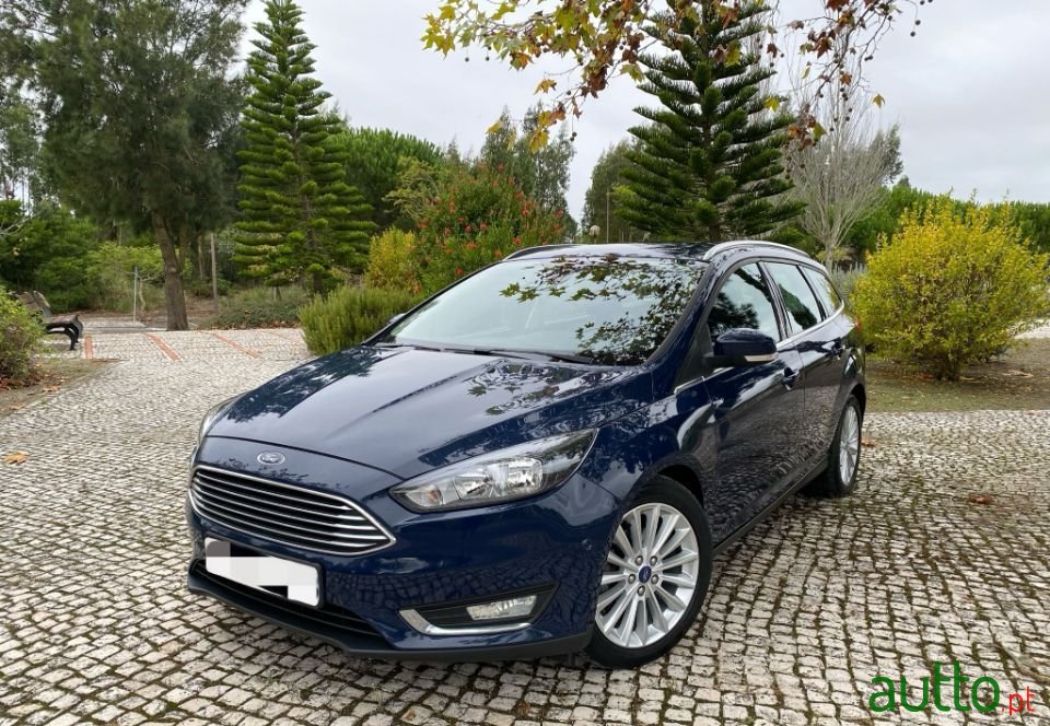 2015' Ford Focus Sw photo #1
