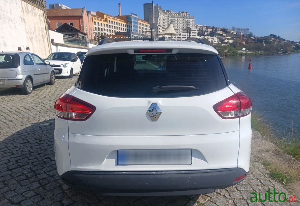 2017' Renault Clio Sport Tourer photo #5