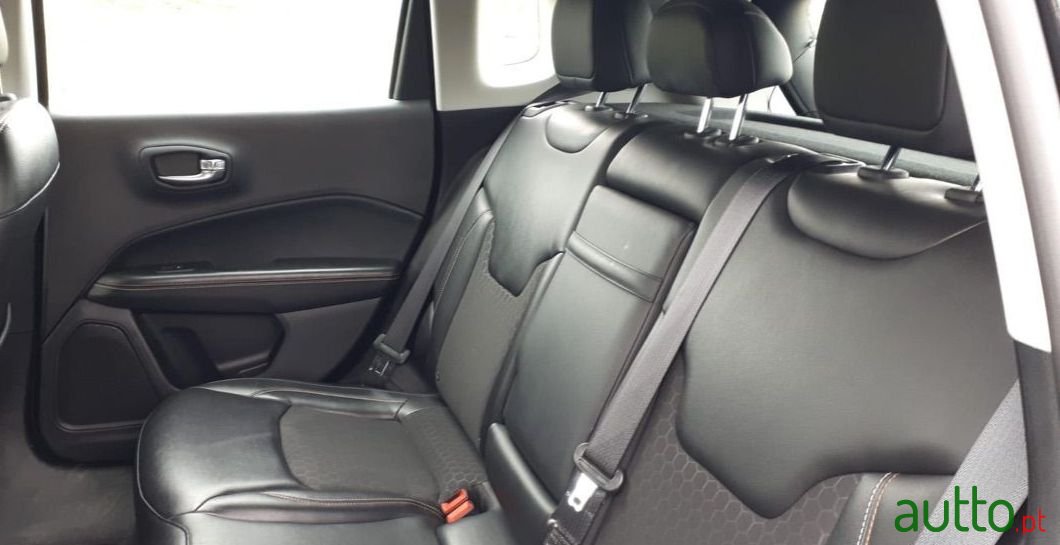 2018' Jeep Compass photo #2