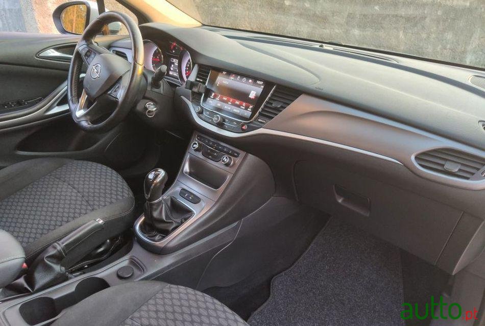 2017' Opel Astra Sports Tourer photo #2