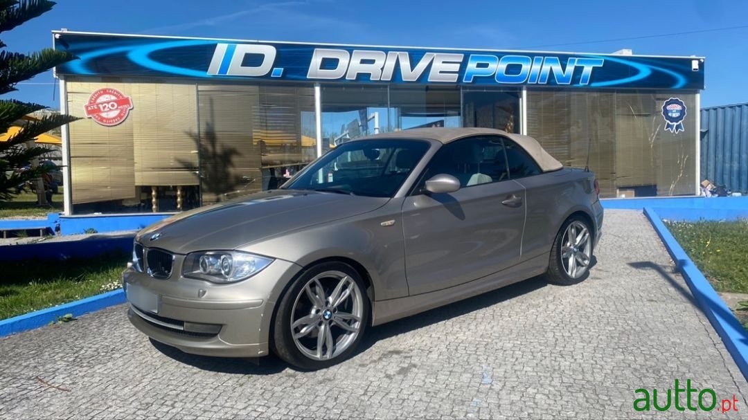 2009' BMW 120 photo #1