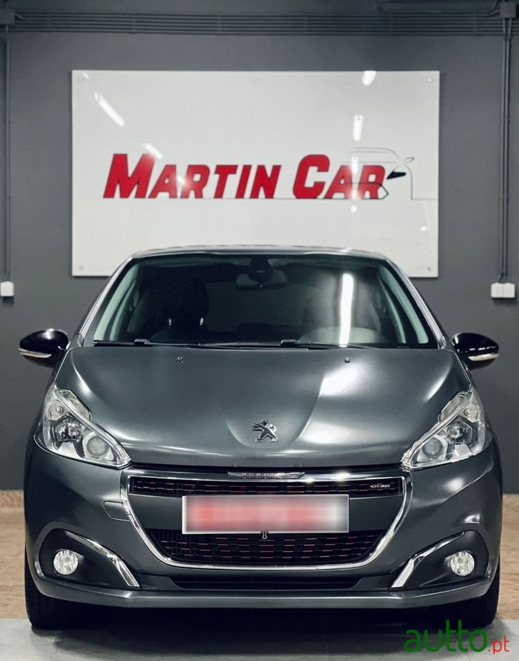 2015' Peugeot 208 Gt Line photo #2