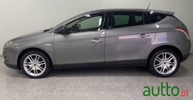 2013' Lancia Delta photo #1