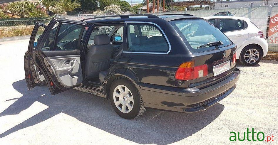 2001' BMW 520 D Touring photo #3