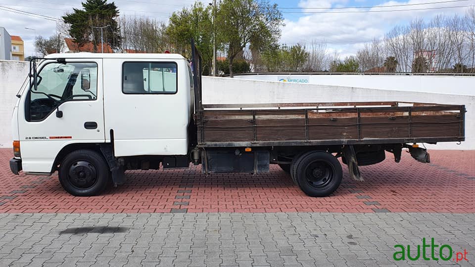 2001' Isuzu D-Max photo #2