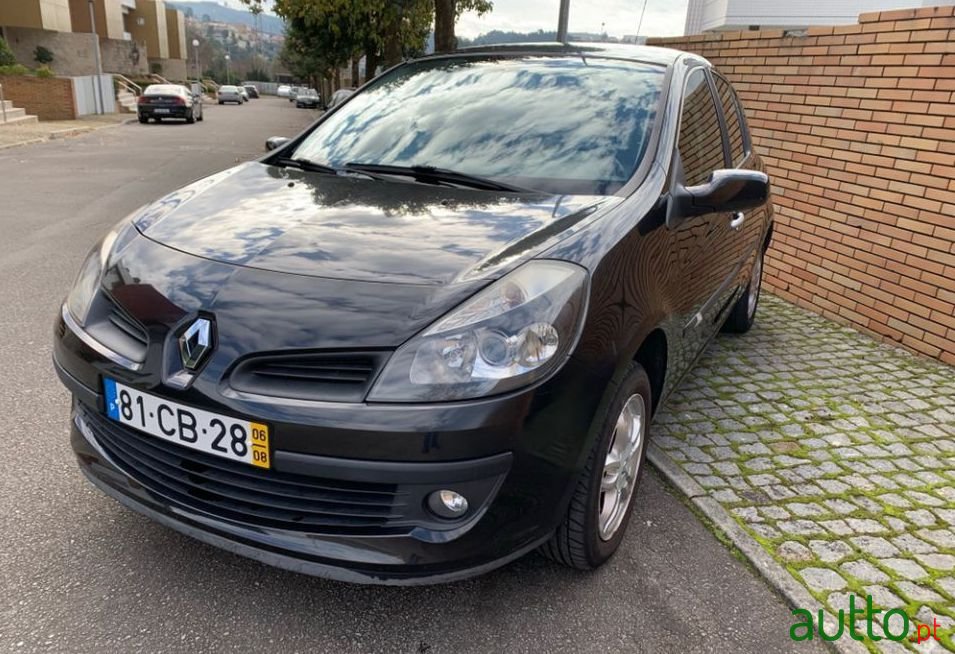 2006' Renault Clio 12 Gasolina photo #1