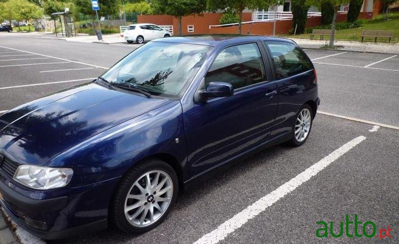 2001' SEAT Ibiza 6K2 photo #1