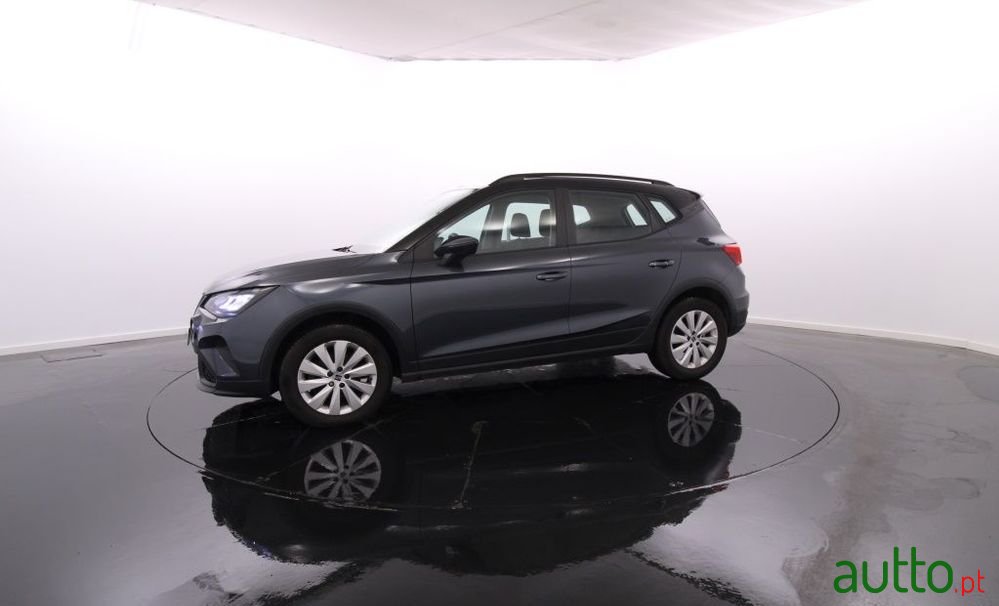 2022' SEAT Arona 1.0 Tsi Style photo #2