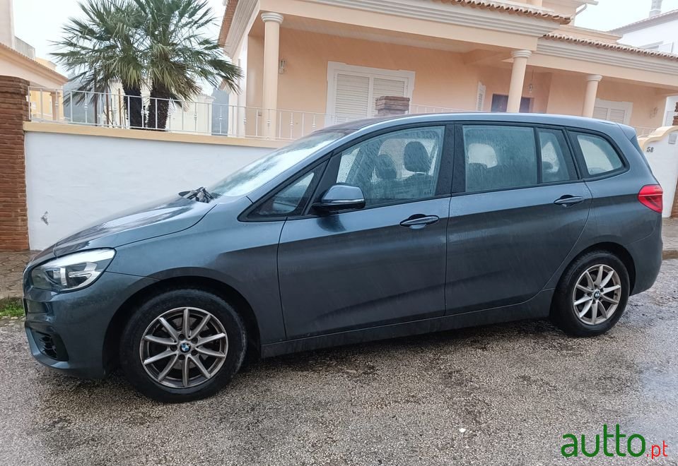 2016' BMW 216 Gran Tourer photo #2