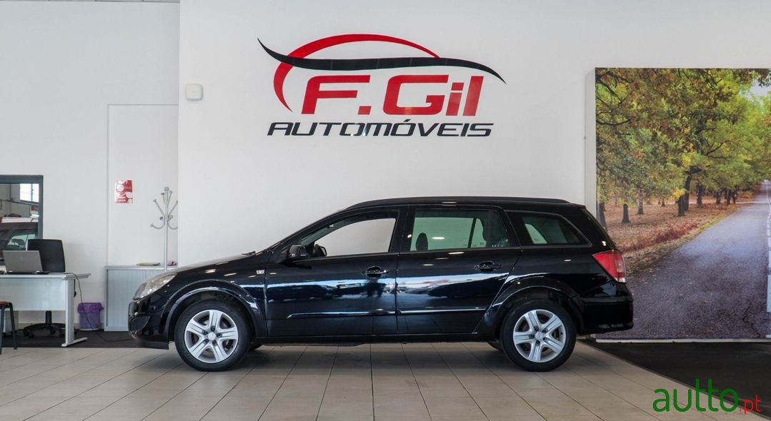 2009' Opel Astra Caravan photo #4