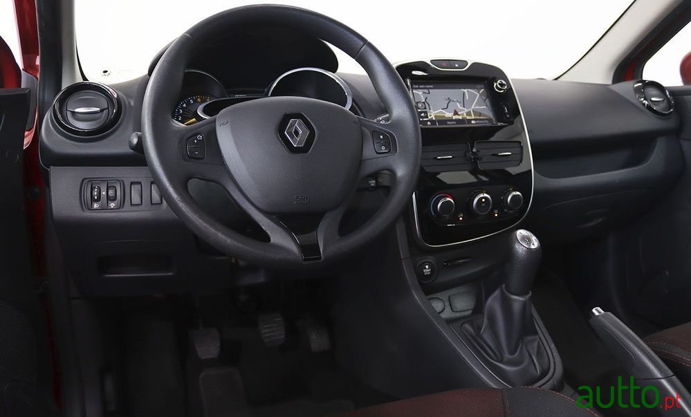 2015' Renault Clio photo #4