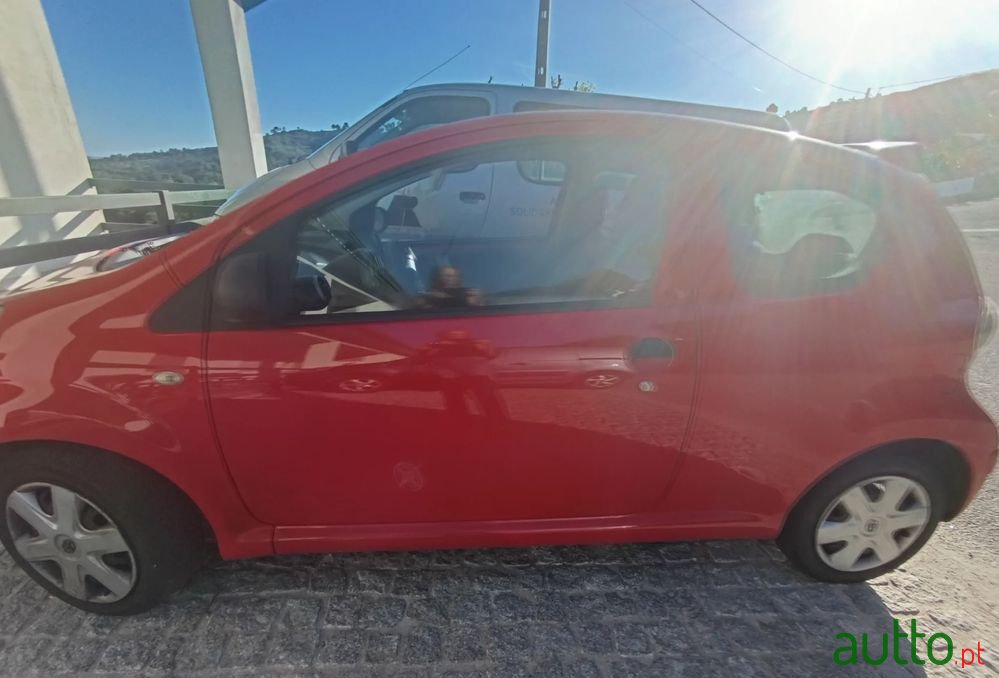 2009' Toyota Aygo Team photo #2