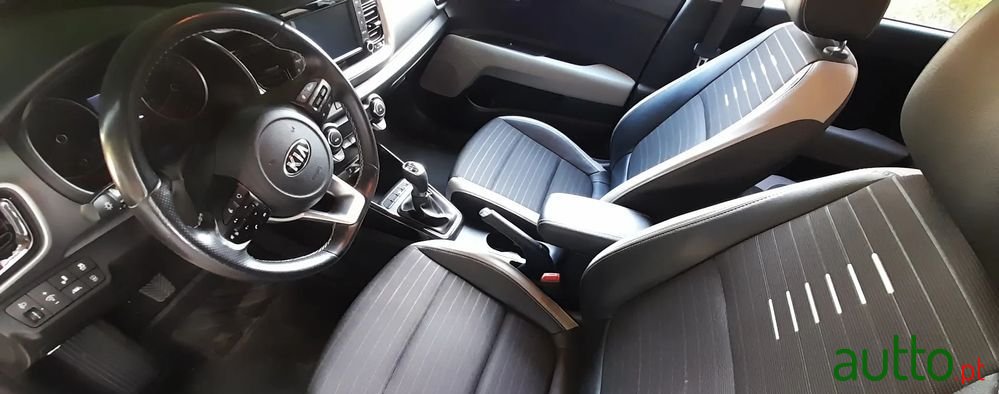 2020' Kia Stonic 1.0 T-Gdi Tech photo #6