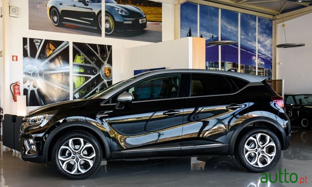 2022' Renault Captur photo #2