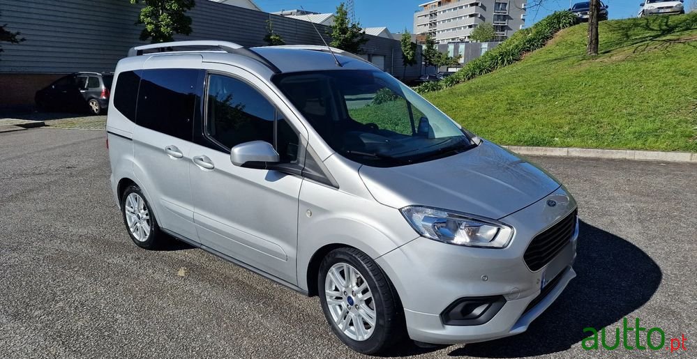 2019' Ford Tourneo Courier photo #1