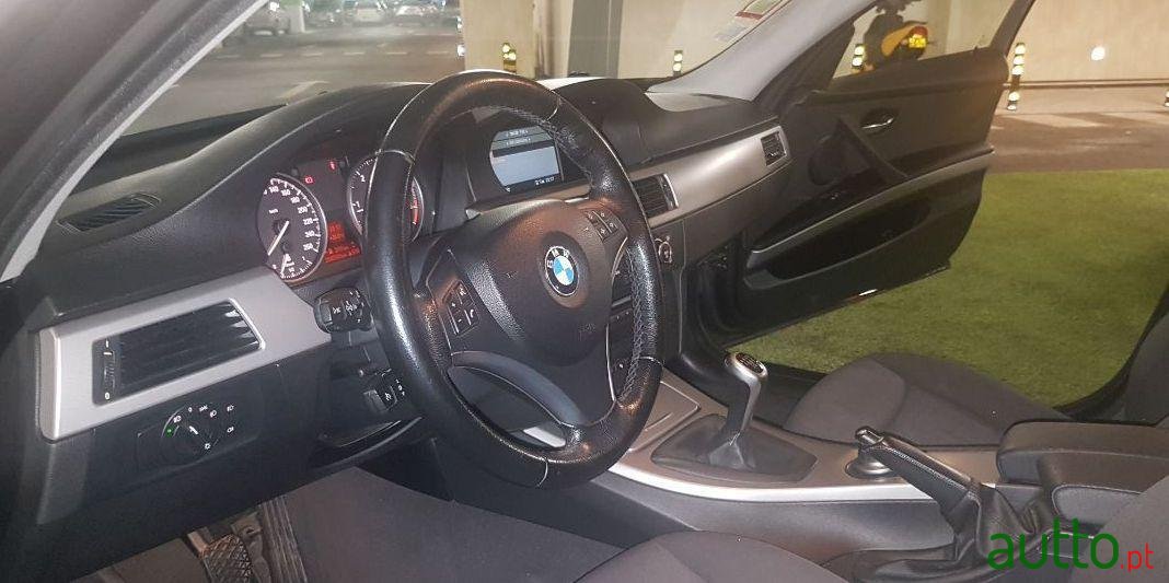 2008' BMW 320 320D photo #1