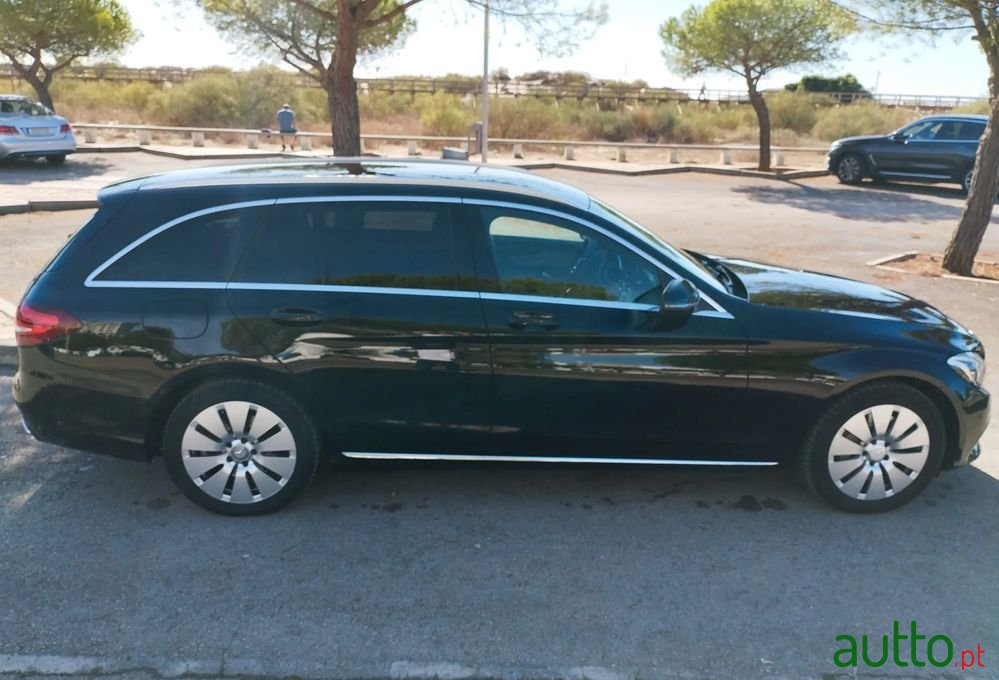 2015' Mercedes-Benz Classe C photo #3