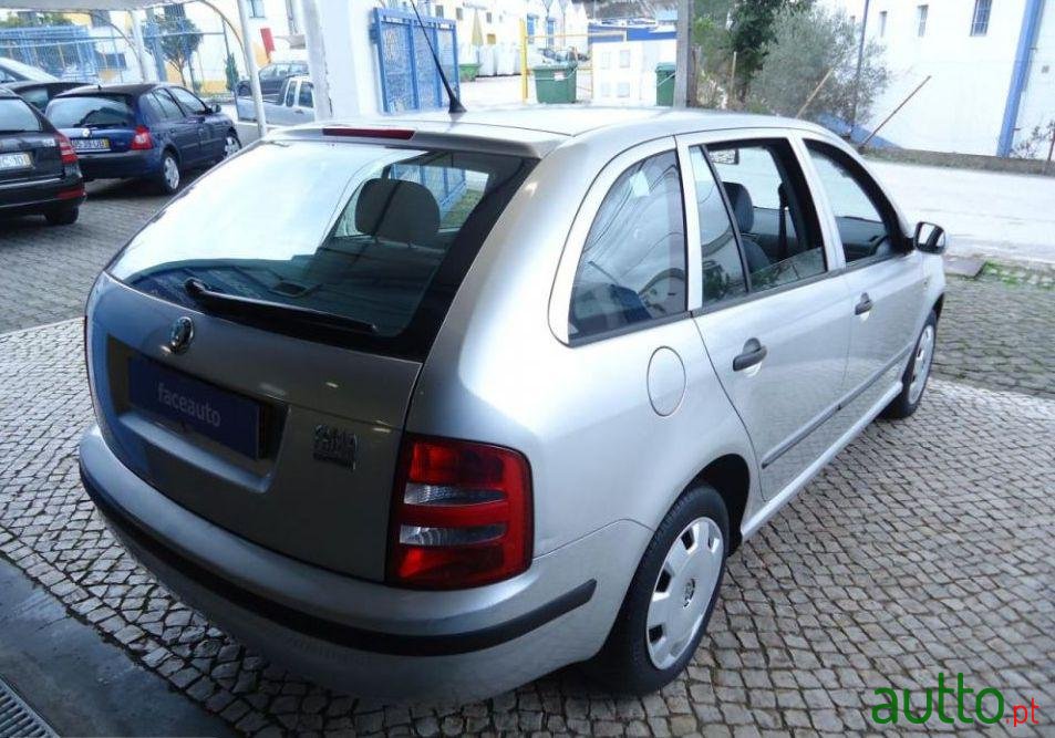 2001' Skoda Fabia Break photo #2