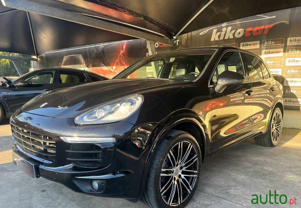 2015' Porsche Cayenne Standard photo #4