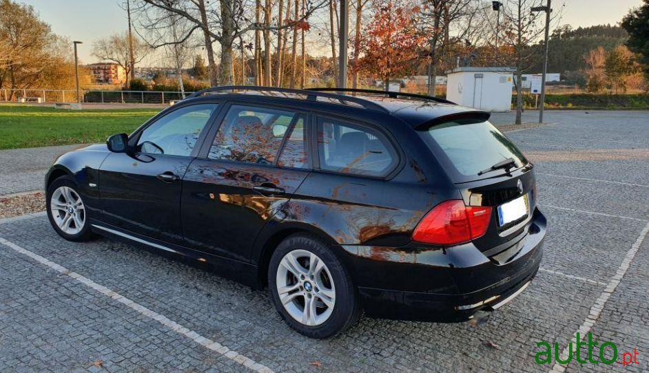 2009' BMW 318 D photo #2