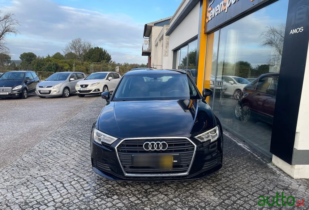 2017' Audi A3 Sportback photo #2