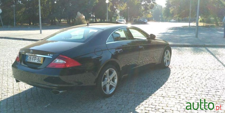 2008' Mercedes-Benz Cls-320 photo #4