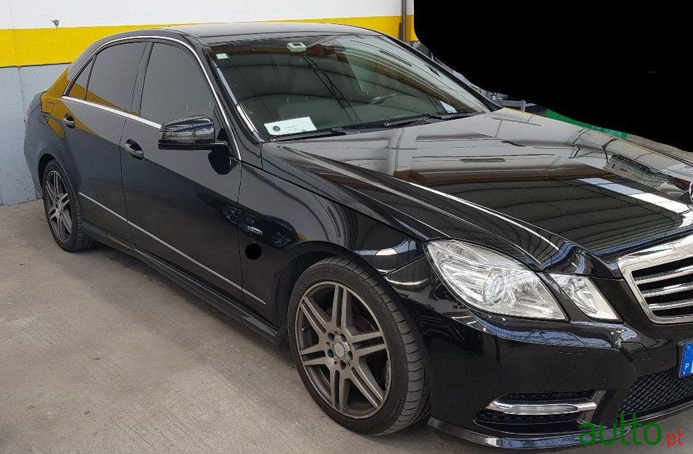 2011' Mercedes-Benz E-250 Amg photo #1