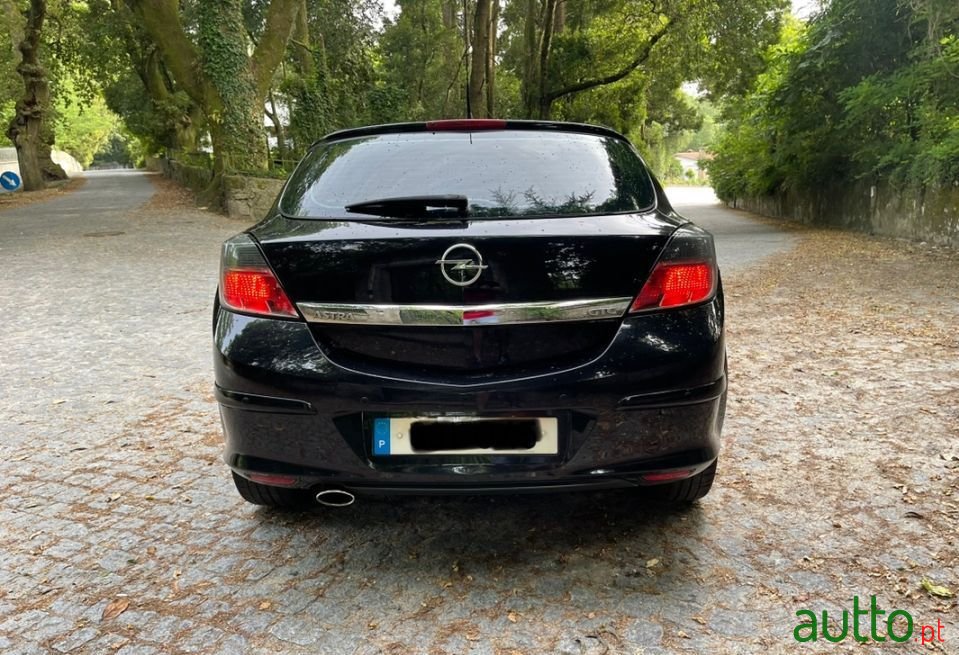2008' Opel Astra Gtc photo #3