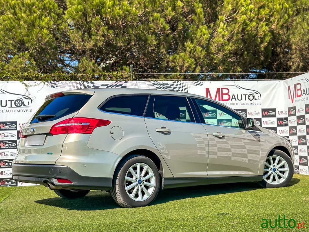 2017' Ford Focus photo #6