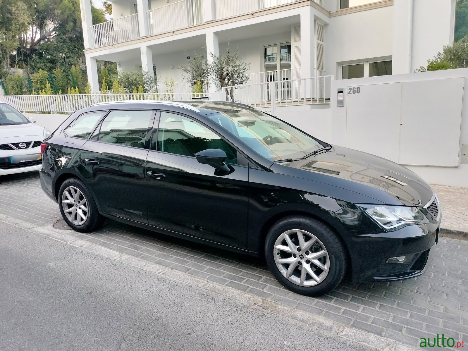 2020' SEAT Leon photo #1