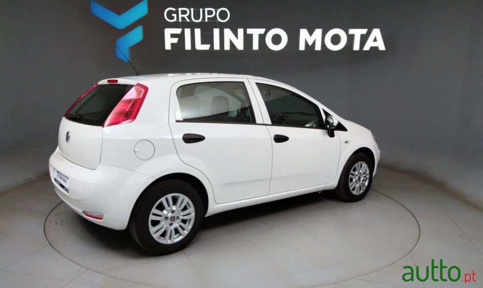 2018' Fiat Punto photo #2