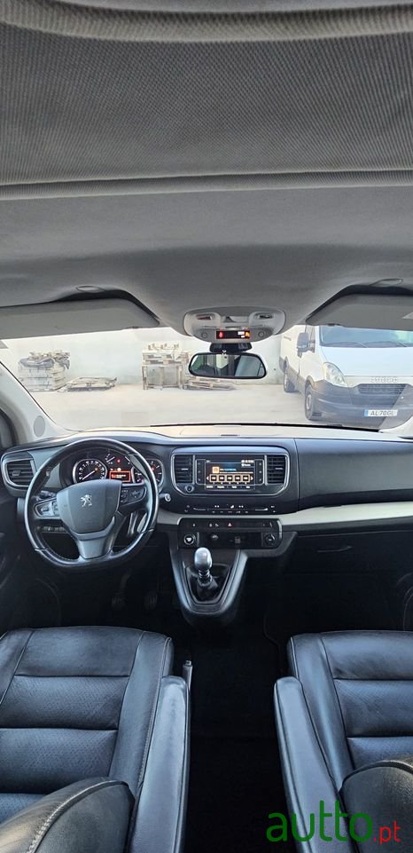2019' Peugeot Traveller photo #4