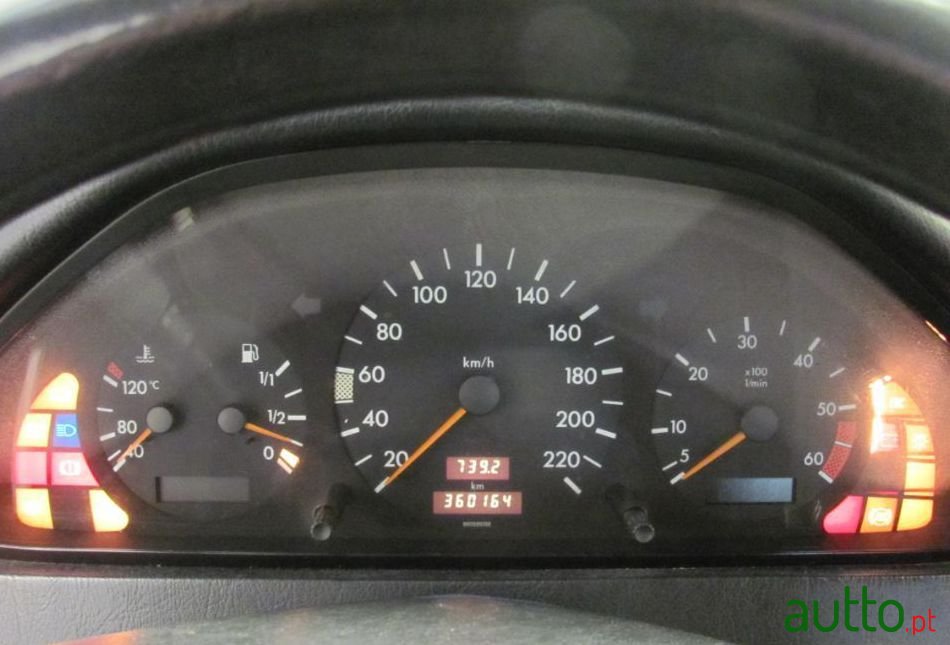 1994' Mercedes-Benz C-220 photo #2