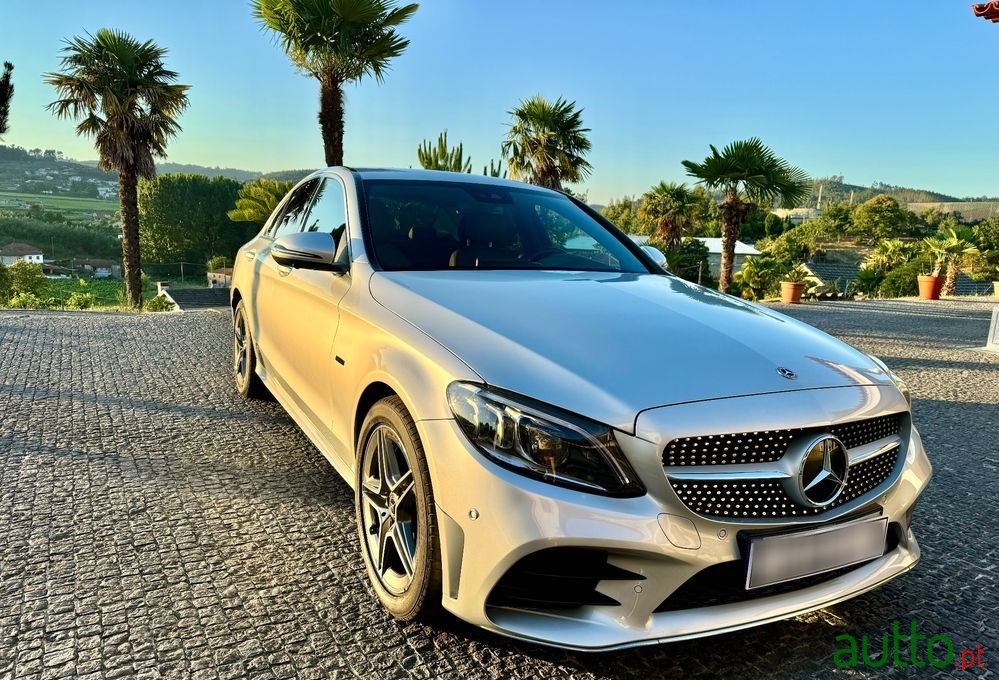 2020' Mercedes-Benz C 300 De Amg Line photo #2