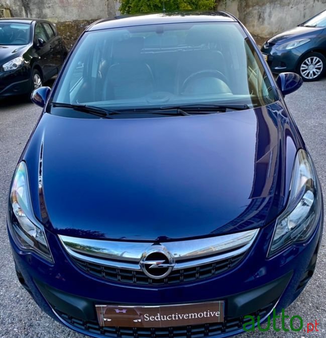 2014' Opel Corsa photo #1