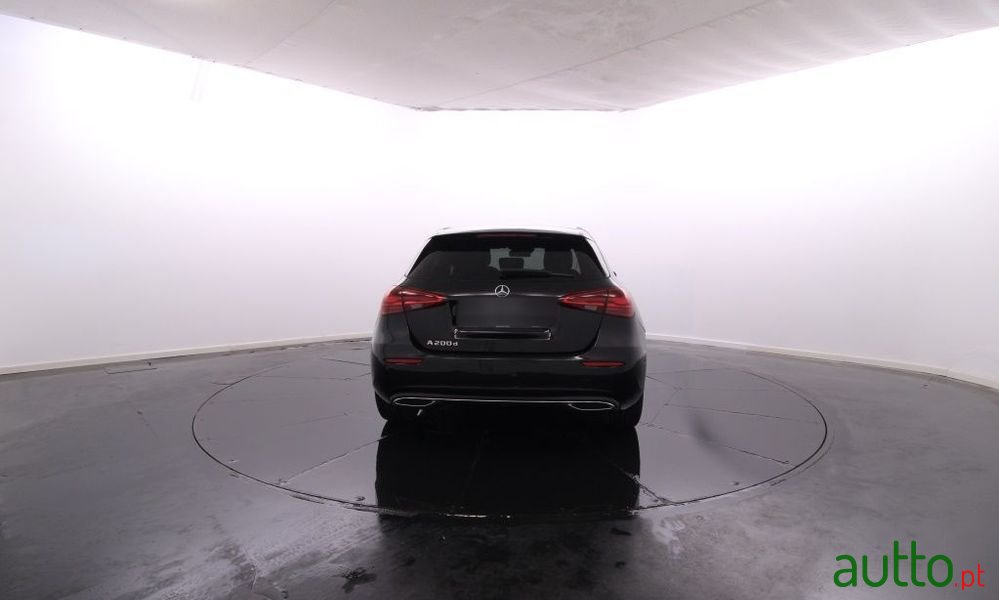 2024' Mercedes-Benz Classe A D photo #6
