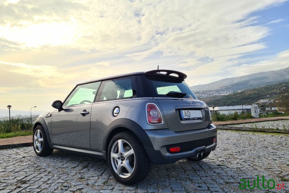 2010' MINI Cooper photo #1