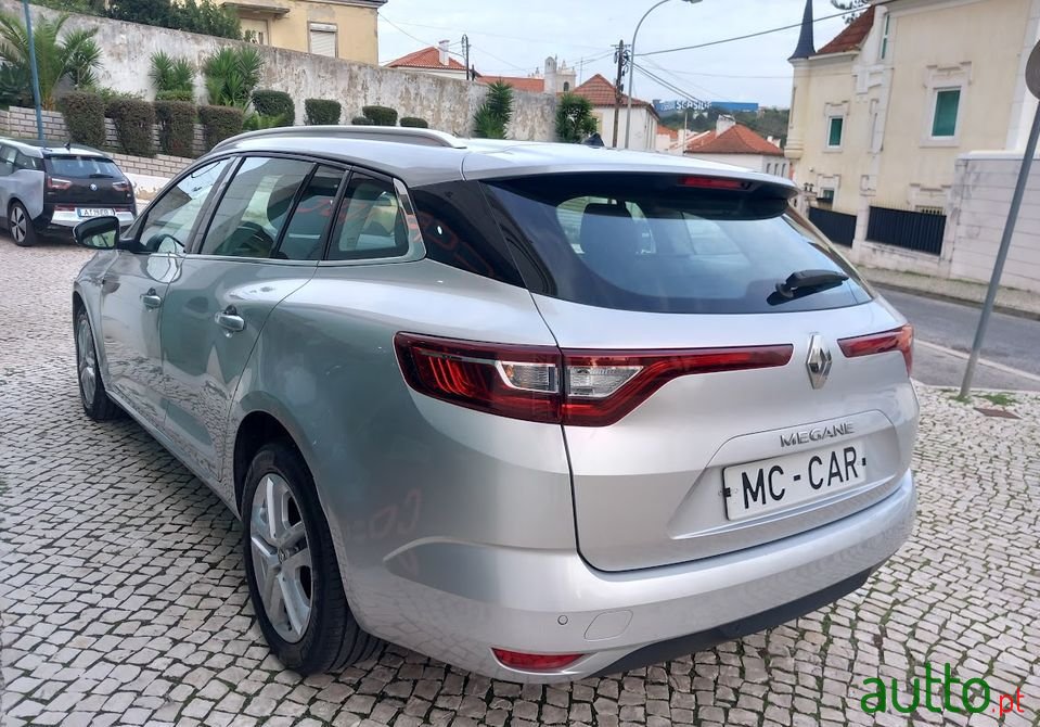 2020' Renault Megane Sport Tourer photo #3