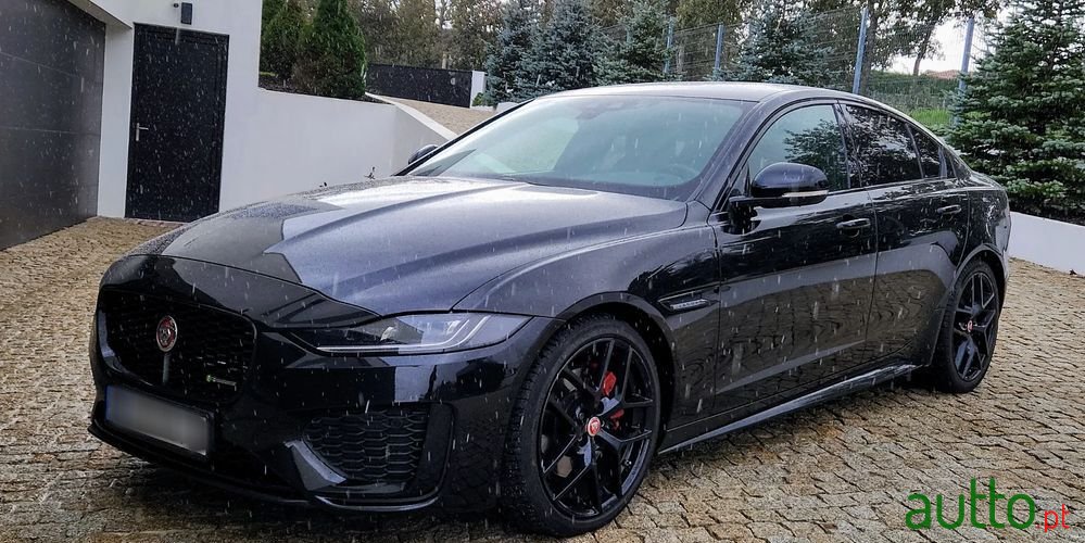 2020' Jaguar XE photo #1