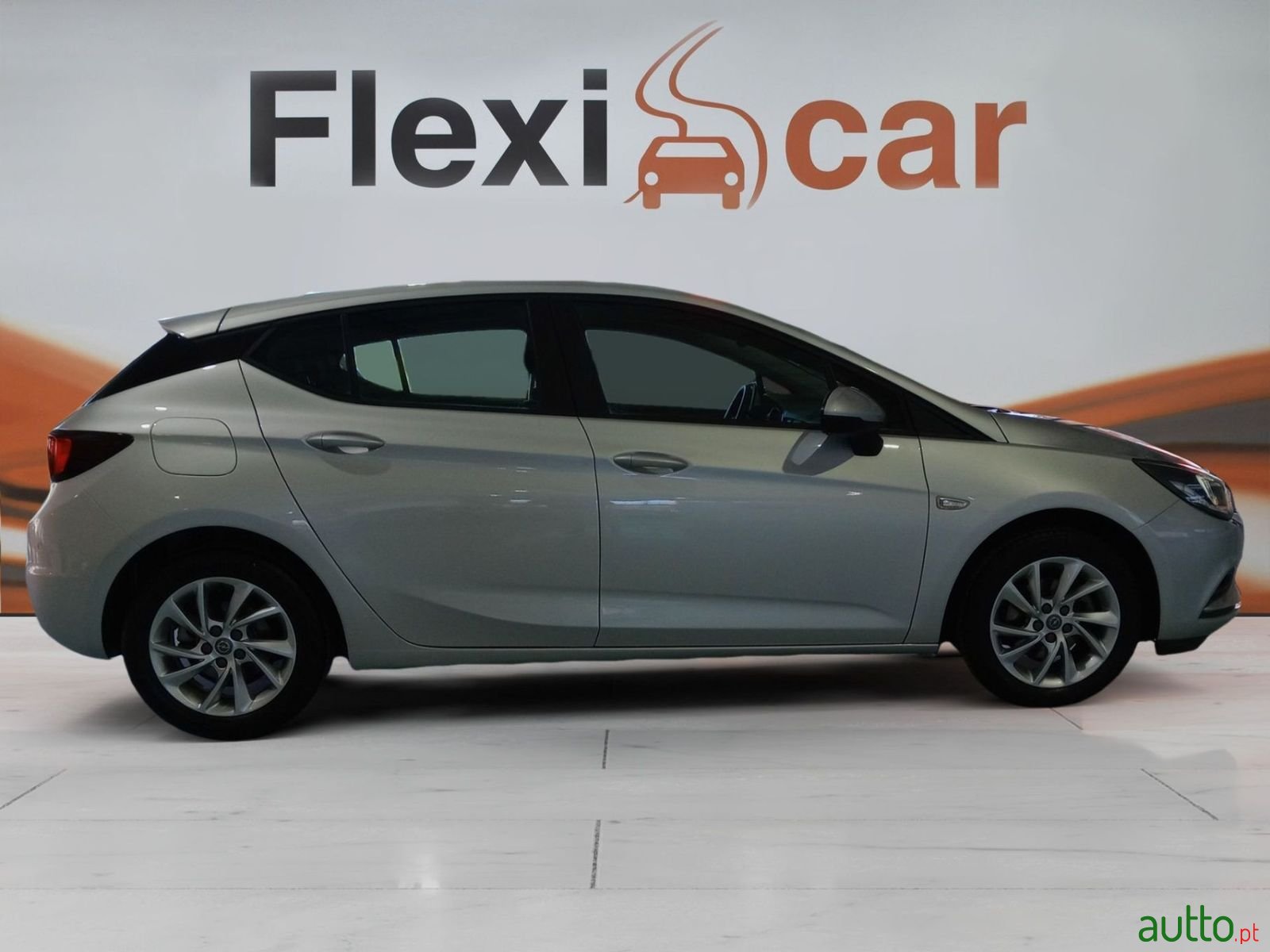 2019' Opel Astra photo #4