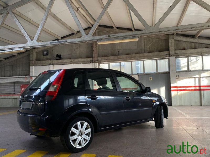 2005' Ford Fiesta 1.25 Ghia photo #4