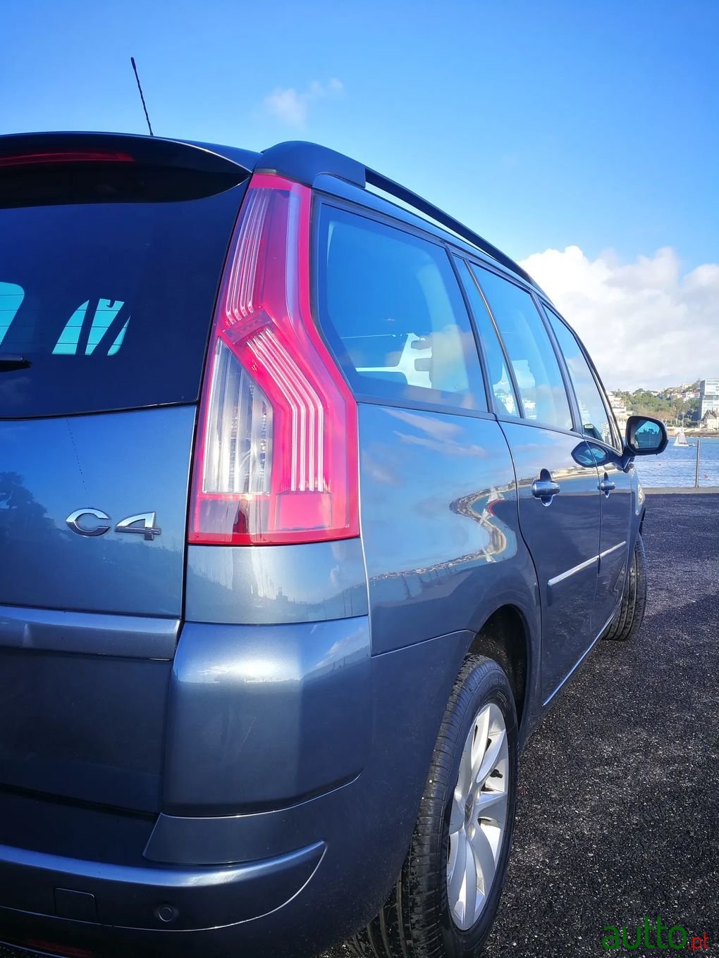 2010' Citroen C4 Grand Picasso photo #1