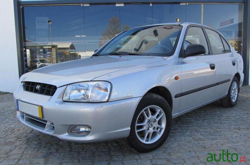 2001' Hyundai Accent 1.3 Gl photo #1