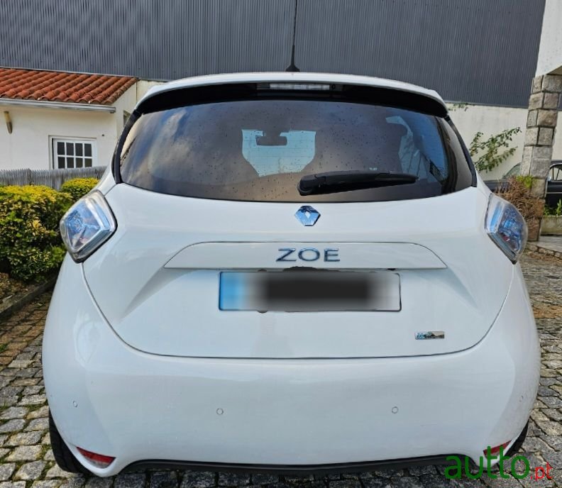 2015' Renault Zoe photo #2